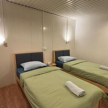 5 Minutes Airport Lodge Kampong Patagas Εξωτερικό φωτογραφία